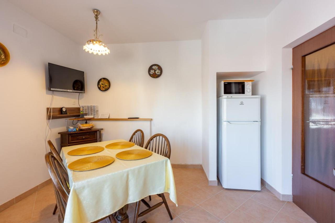 Apartments Villa Mavero Banjole Eksteriør billede
