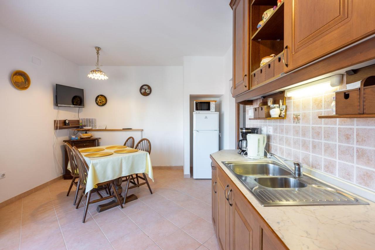 Apartments Villa Mavero Banjole Eksteriør billede